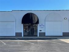 Retail property for lease in Alton, IL