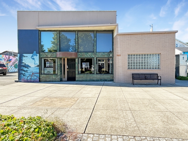 Office for Lease - 740 SE Pioneer Way, Oak Harbor WA