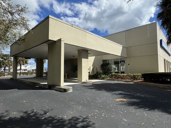 Office for Lease - 3250 SE Federal Hwy, Stuart FL