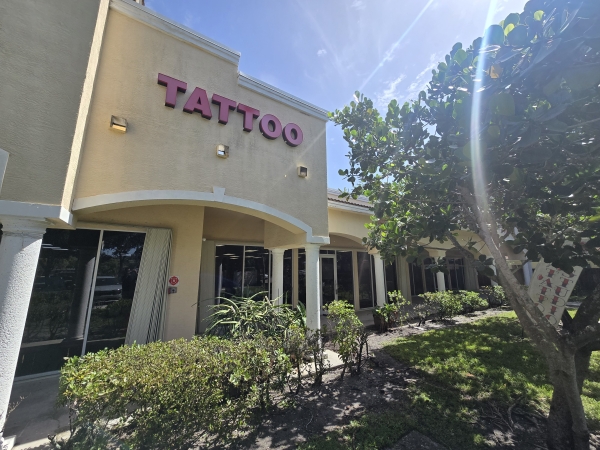 Retail for Lease - 4953 Le Chalet Blvd, Boynton Beach FL