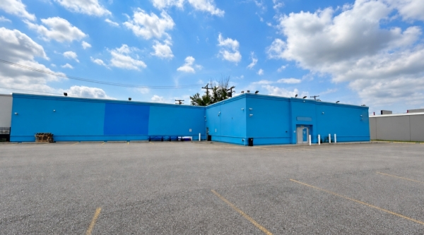 Retail for Lease - 6030 East Eight Mile Road, Detroit MI