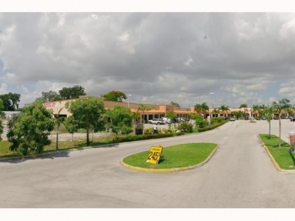 Shopping Center For Lease 2750 Nw 167 St 2740 Miami Gardens Fl