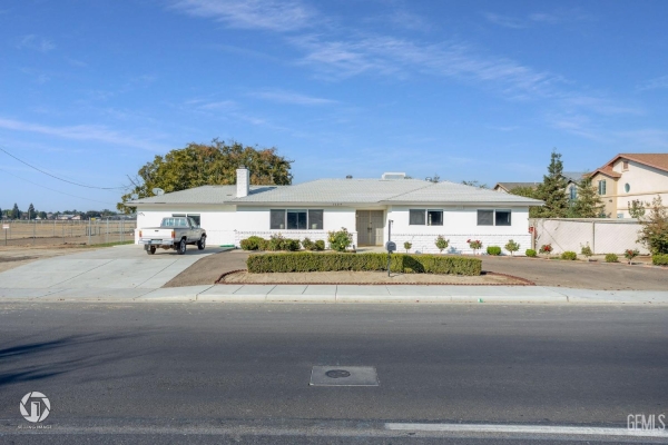 Listing Image #1 - Land for sale at 1226 Hosking Avenue, BAKERSFIELD CA 93307