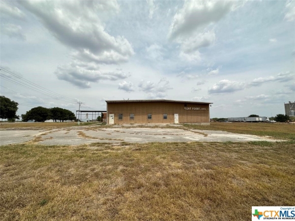 Listing Image #2 - Others for sale at 2600 Church Street, Gonzales TX 78629