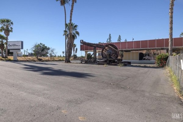 Listing Image #3 - Industrial for sale at 210 E Center Street, TAFT CA 93268