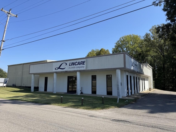 Office for Sale - 149 N Railroad St, Selmer TN