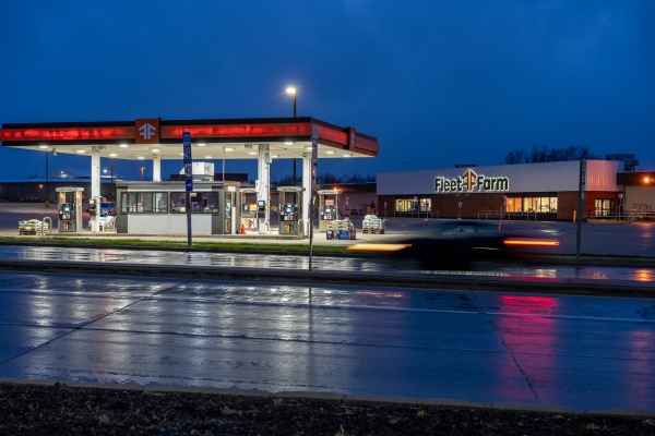 Retail for Sale - N95 W18200 & N95 W18250 County Line Rd., Germantown - Milwaukee MSA WI