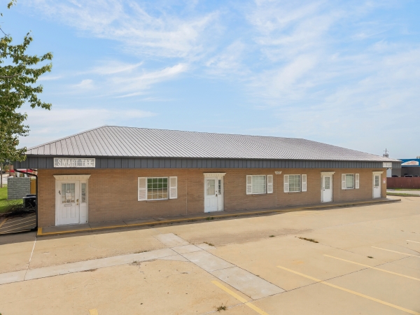 Office for Sale - 2601 S Hub Drive, Independence MO